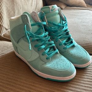 Women’s Nike dunk sky hi